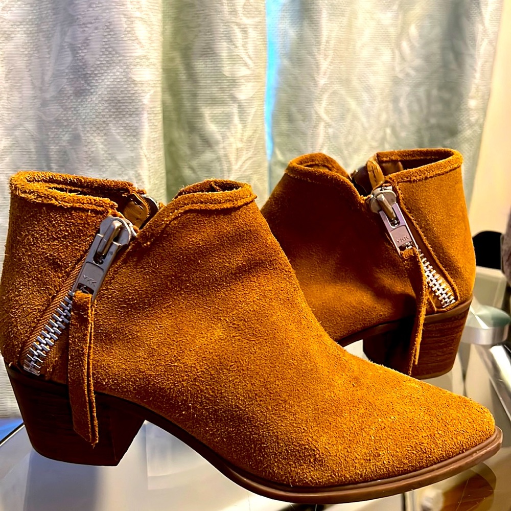 Steve Madden Suede Boots
